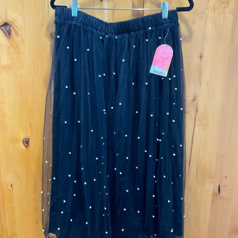 Gorgeous brand new with pearl embellishment black tule skirt.  Arula  X (XL)